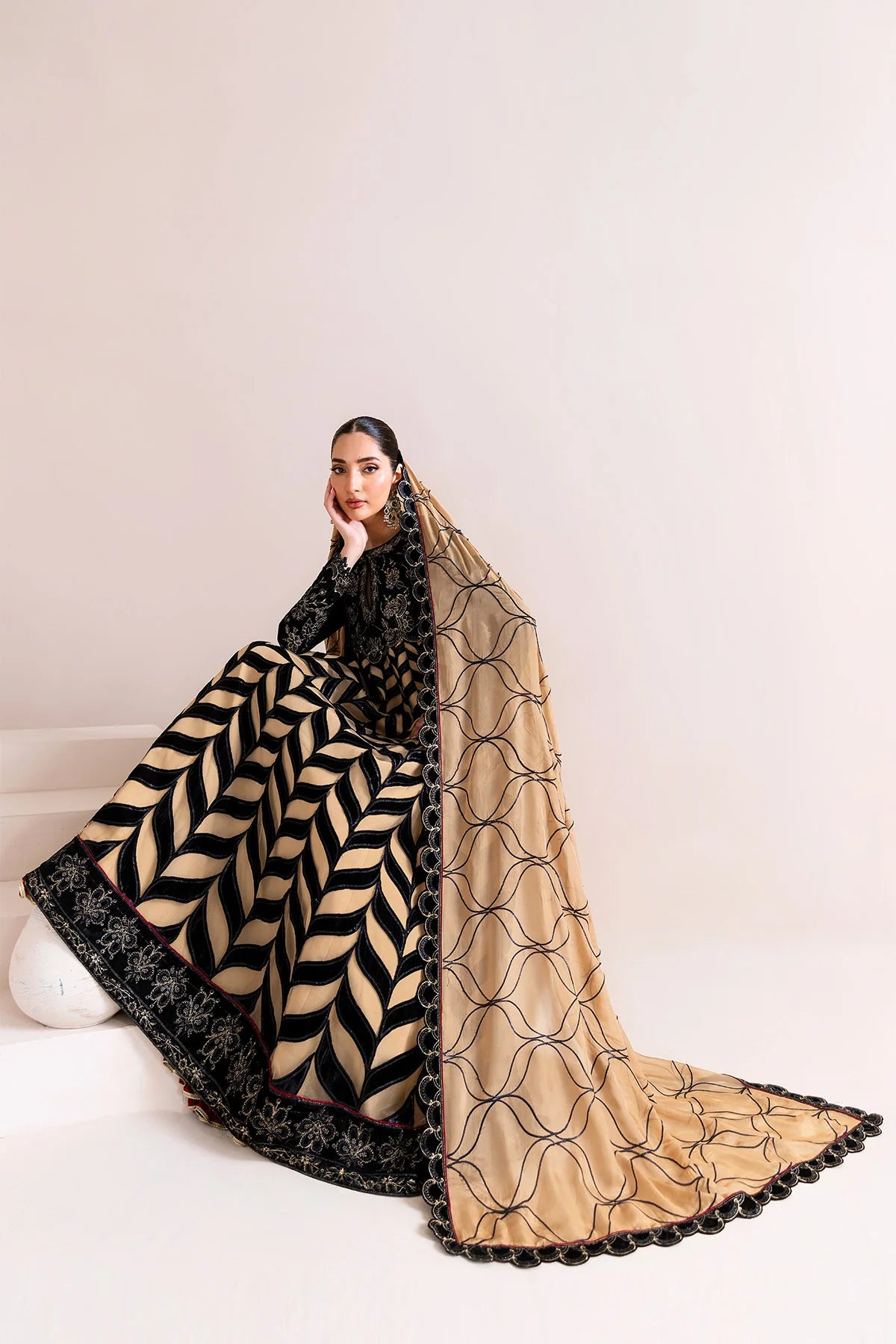 ALIZEH MAKHMAL NOOR JAHAN