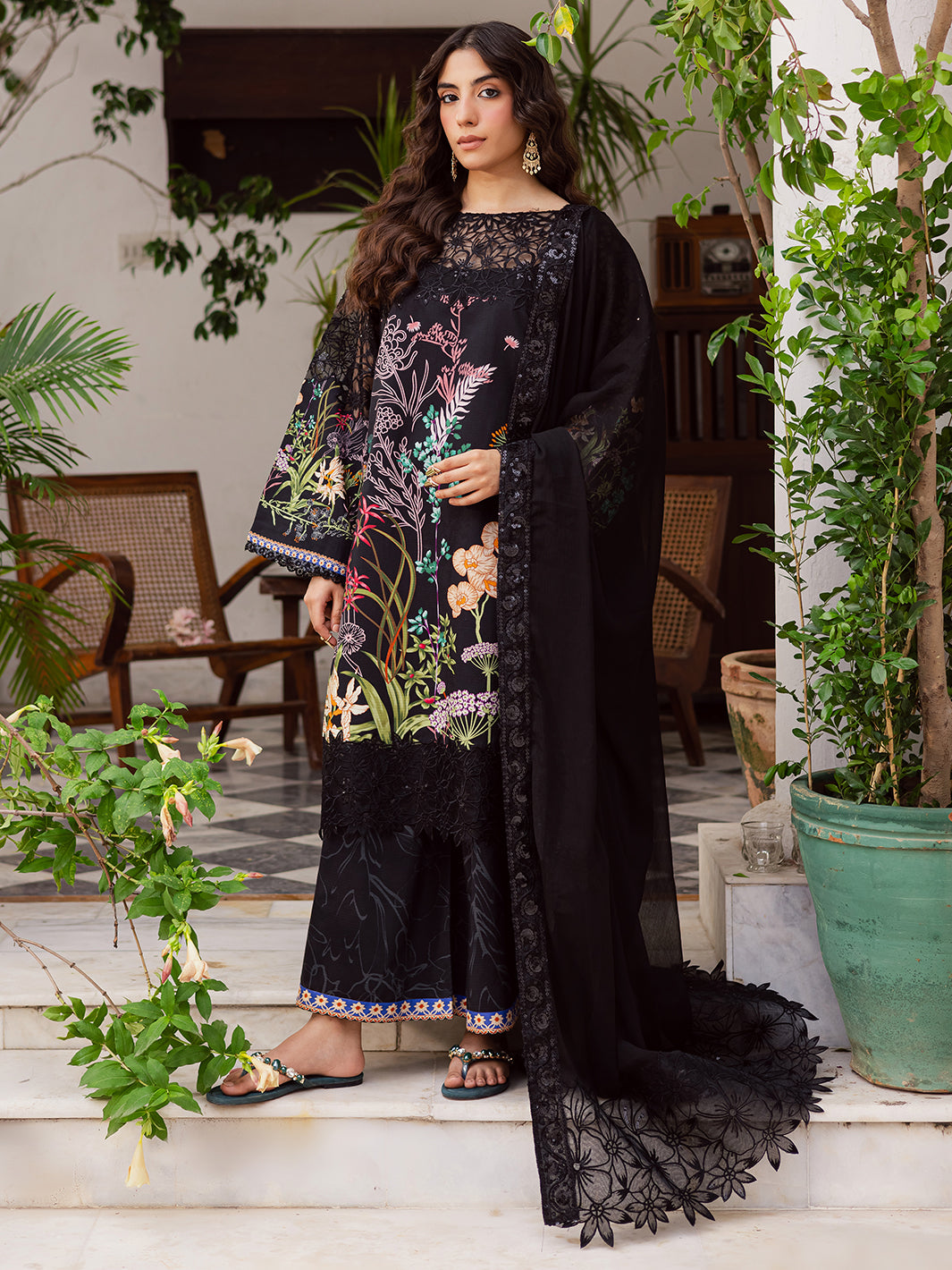 MAHNUR-GULZAR-WINTER-G-01