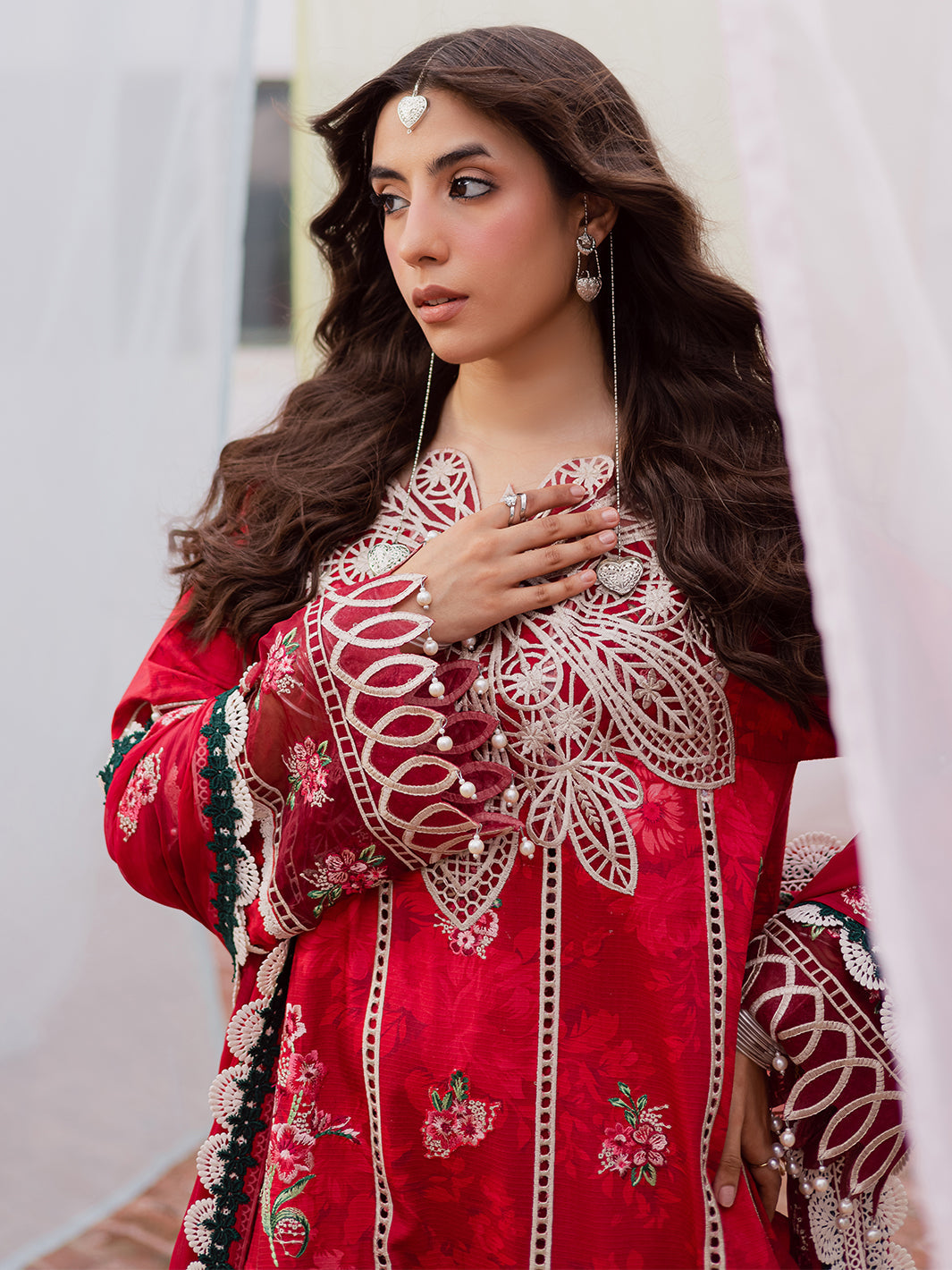 MAHNUR-GULZAR-WINTER-G-03