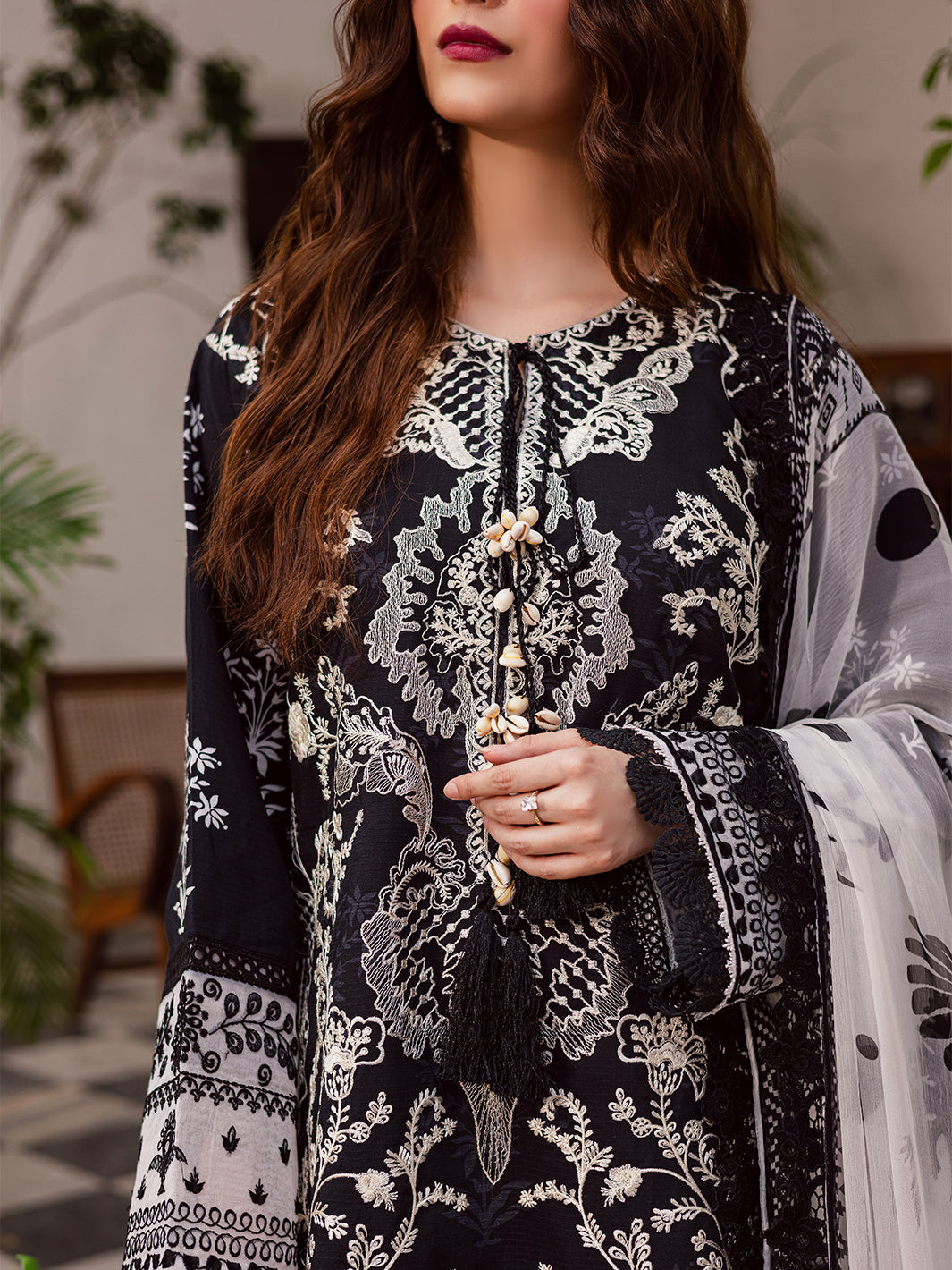 MAHNUR-GULZAR-WINTER-G-04