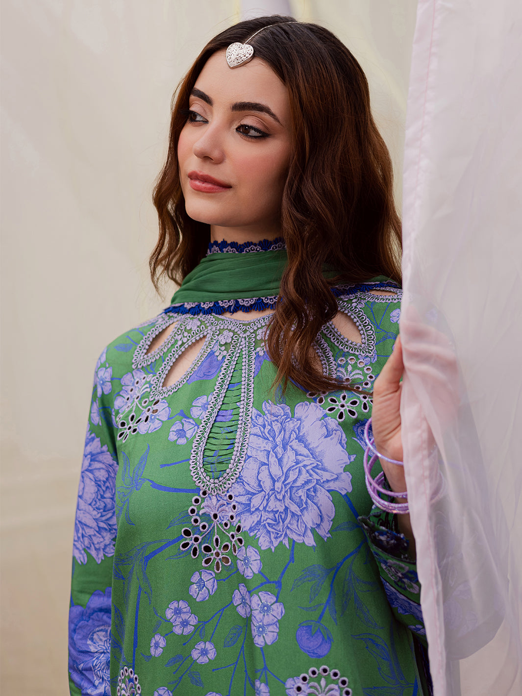 MAHNUR-GULZAR-WINTER-G-06