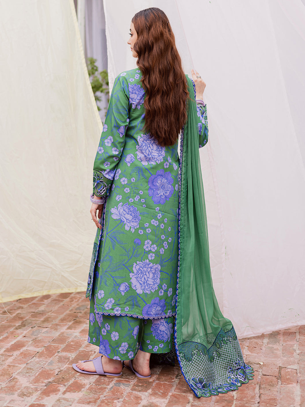 MAHNUR-GULZAR-WINTER-G-06