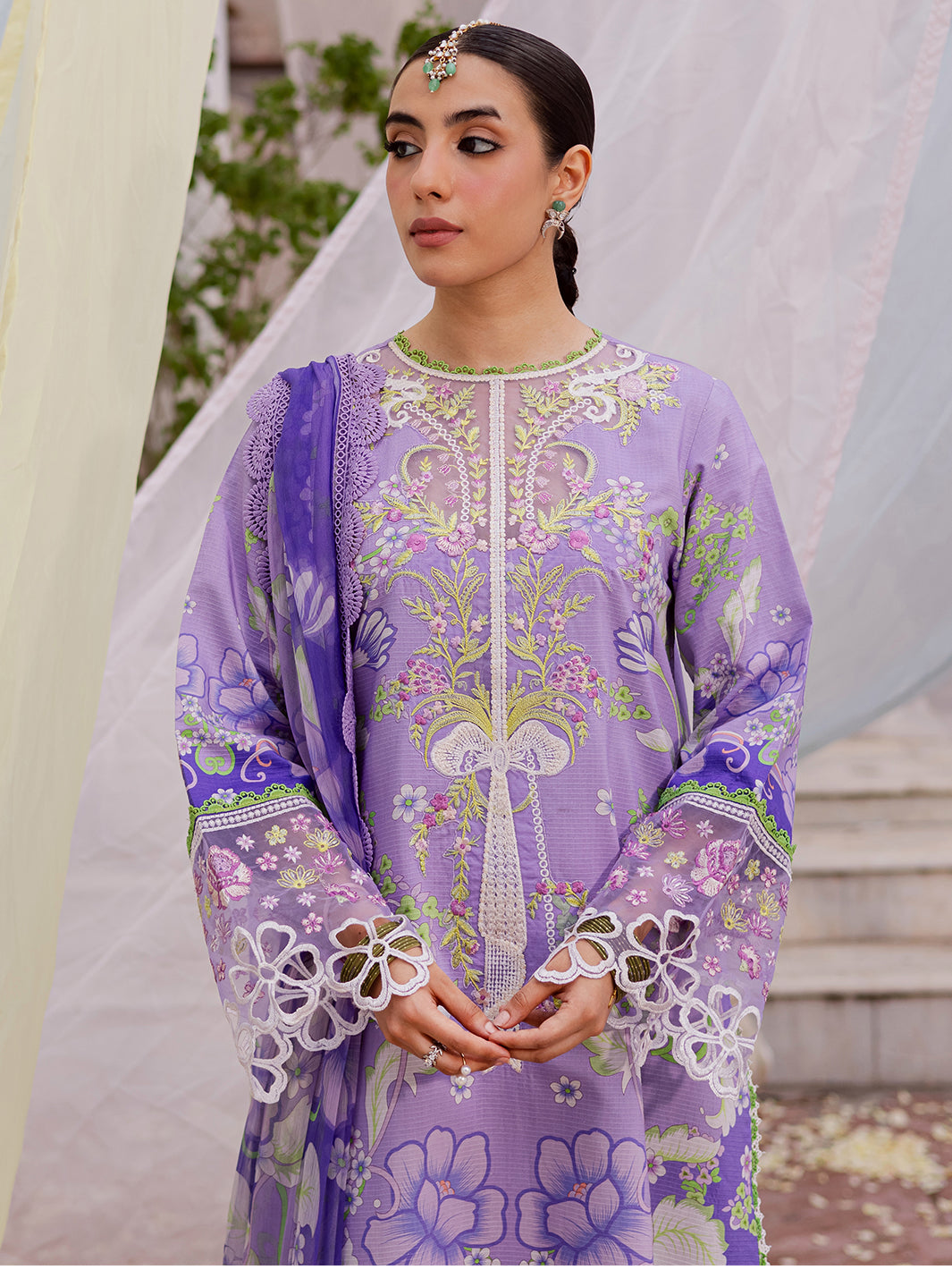 MAHNUR-GULZAR-WINTER-G-07
