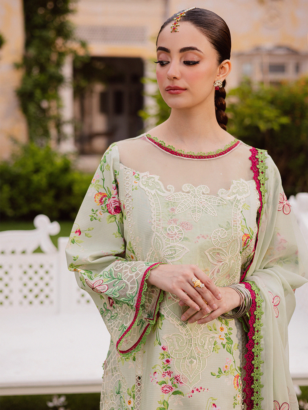 MAHNUR-GULZAR-WINTER-G-09 Secondary image